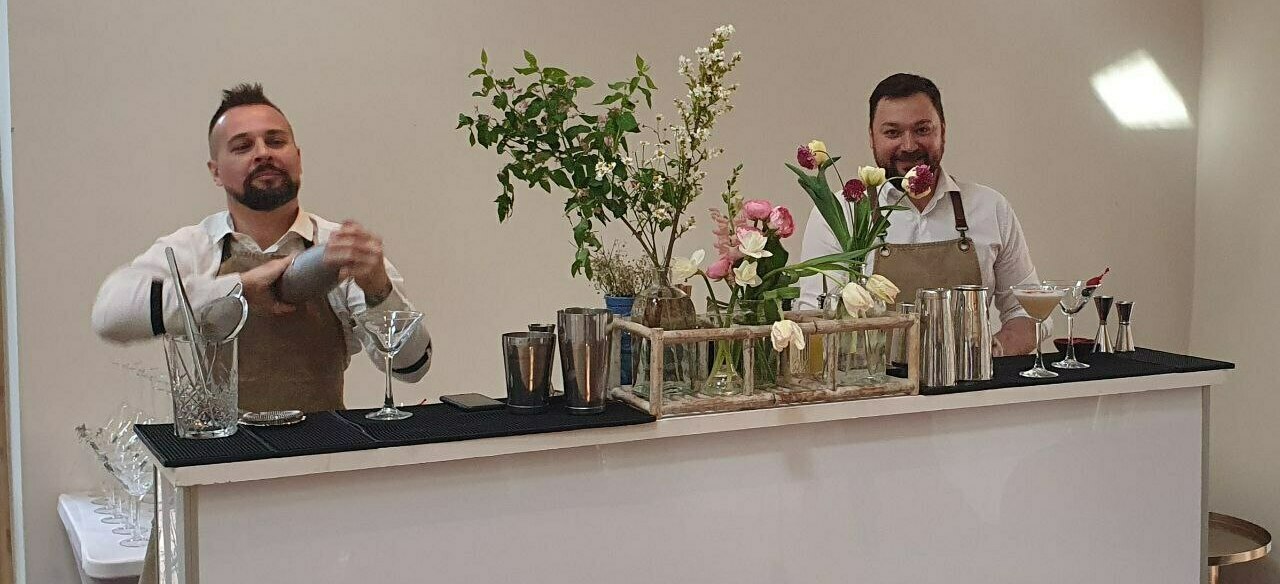 Выездной мобильный бар Бармен на корпоратив