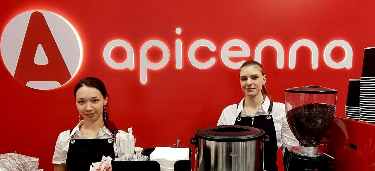 Бариста и официанты для обслуживания стенда Персонал на выставку